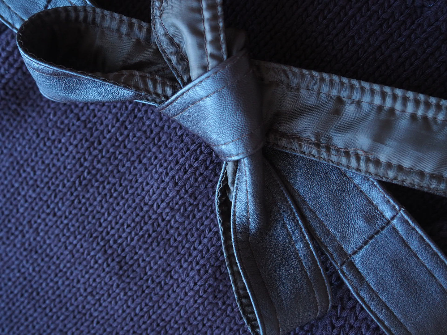 Top col roulé - ceinture cuir NAF NAF