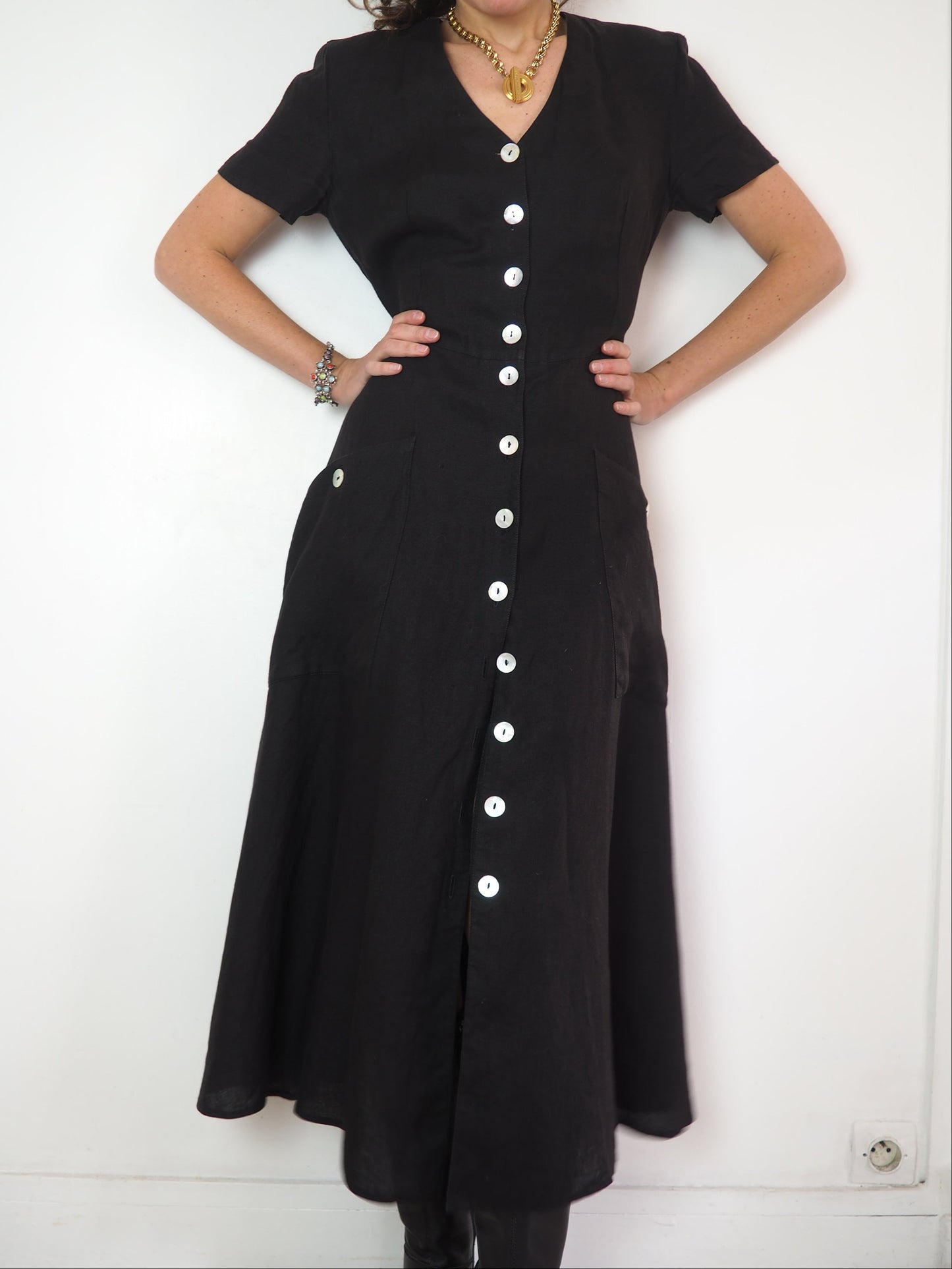 Robe à boutonnière noire