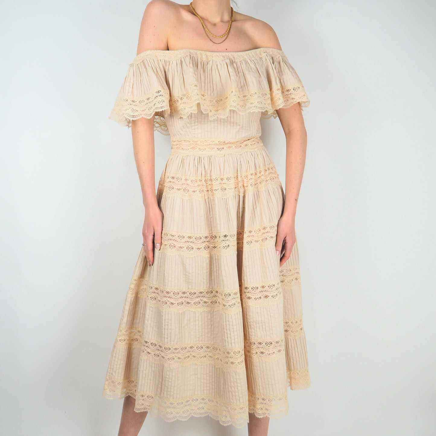 80's mexican lace dress (M)