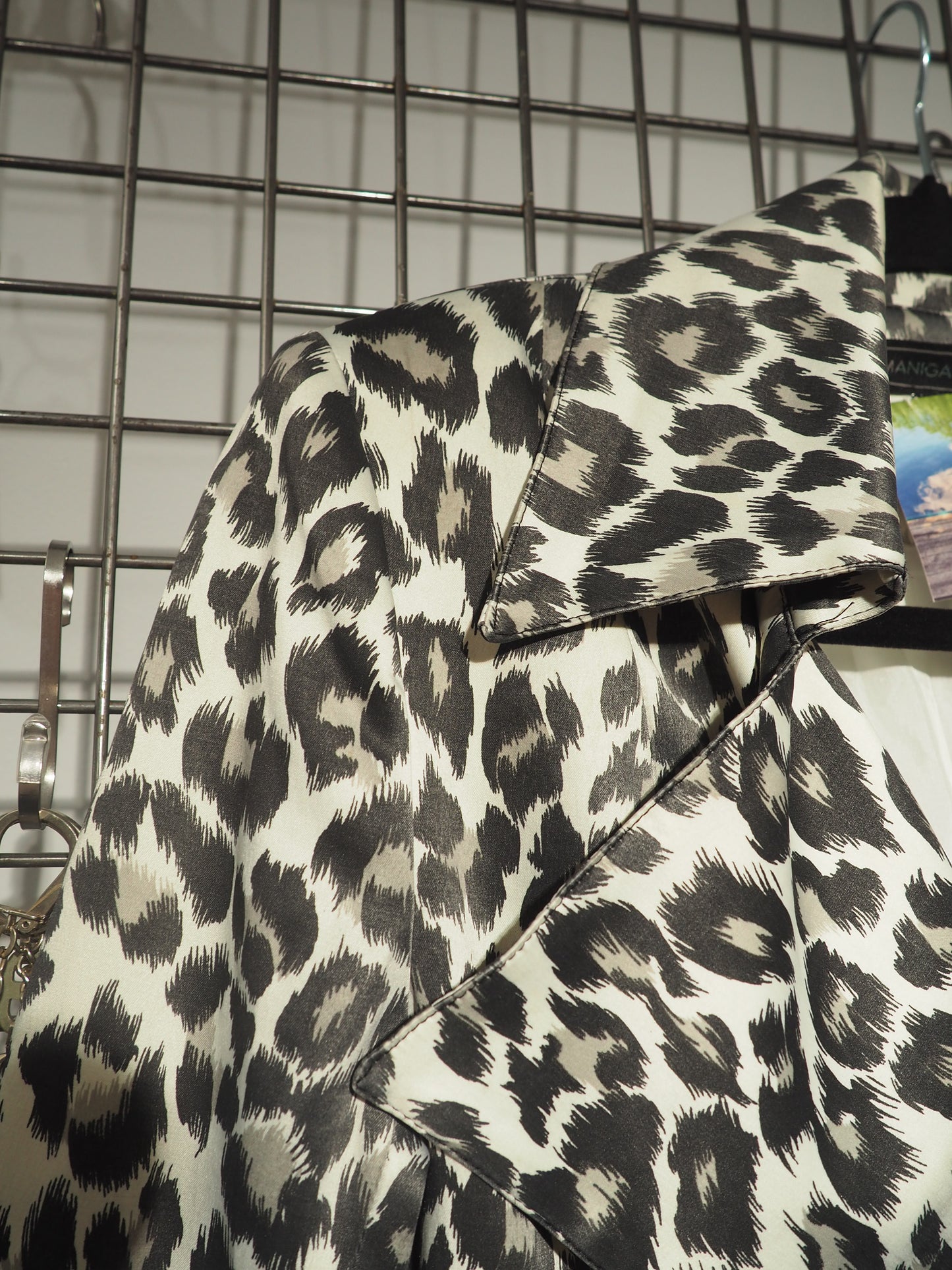 Trench imprimé léopard blanc et noir 1990