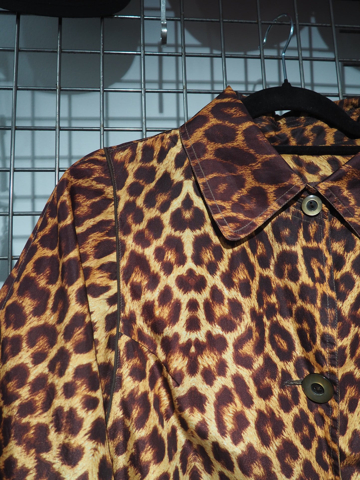 Imperméable léopard 1980