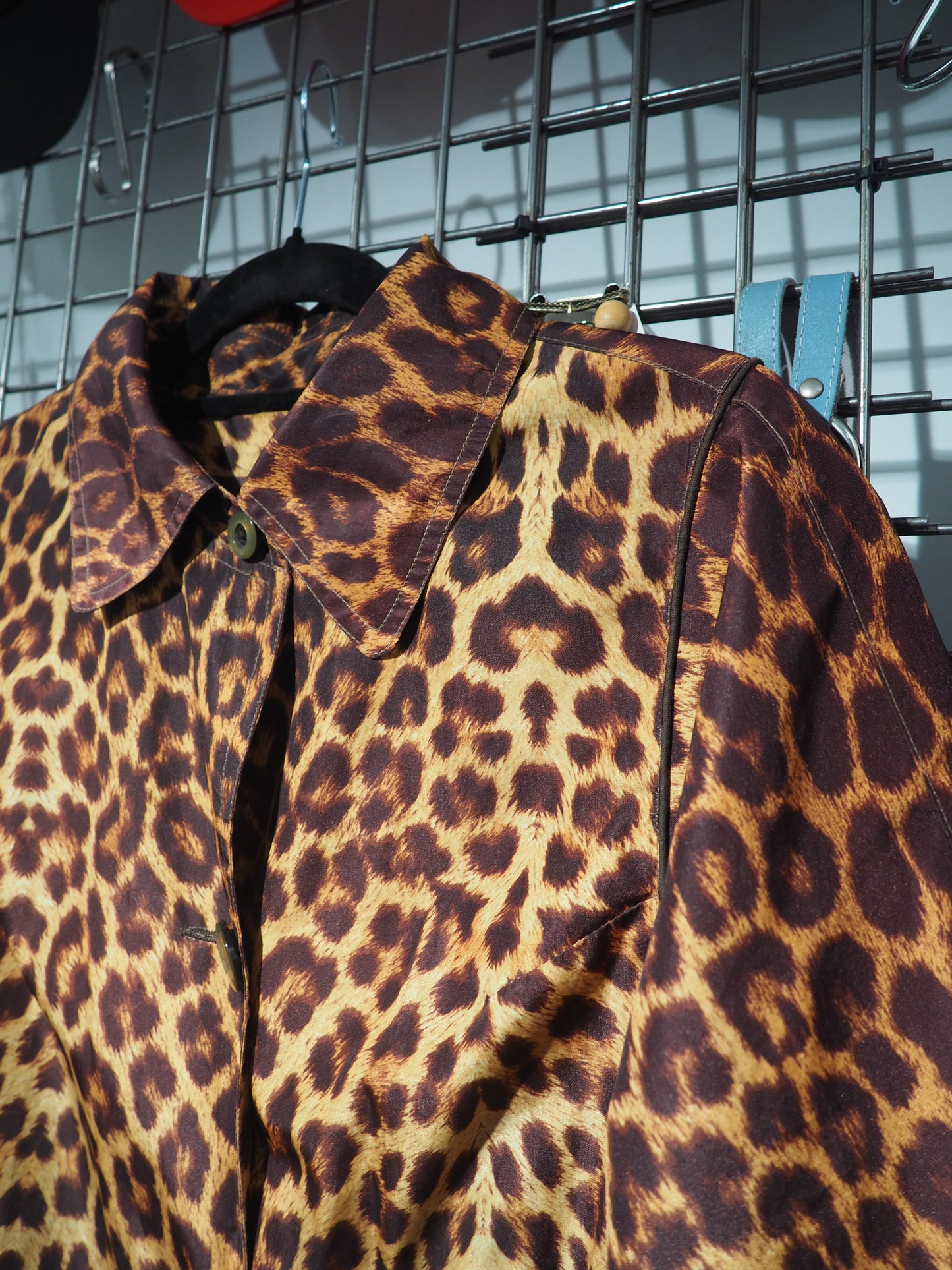 Imperméable léopard 1980