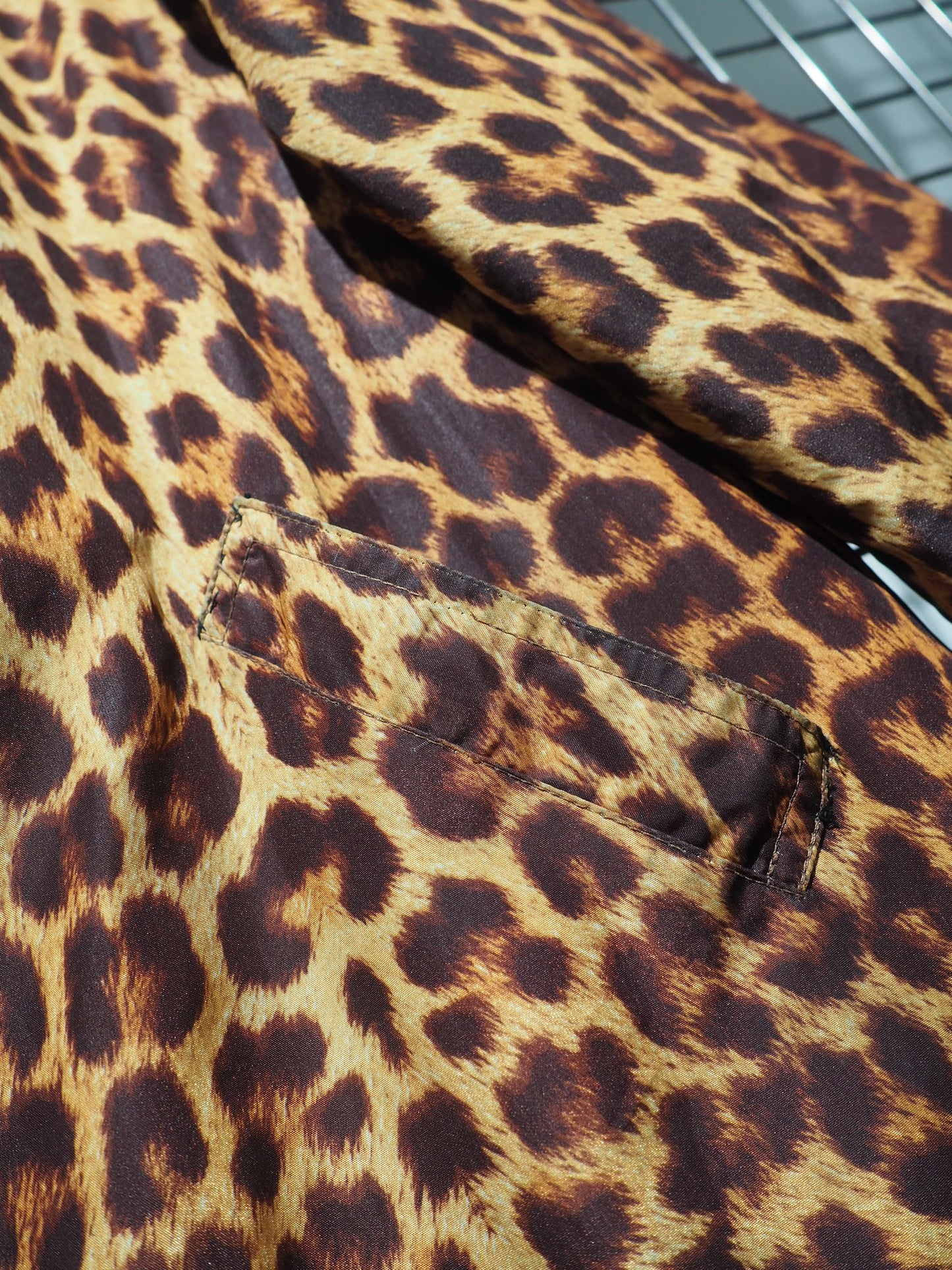 Imperméable léopard 1980