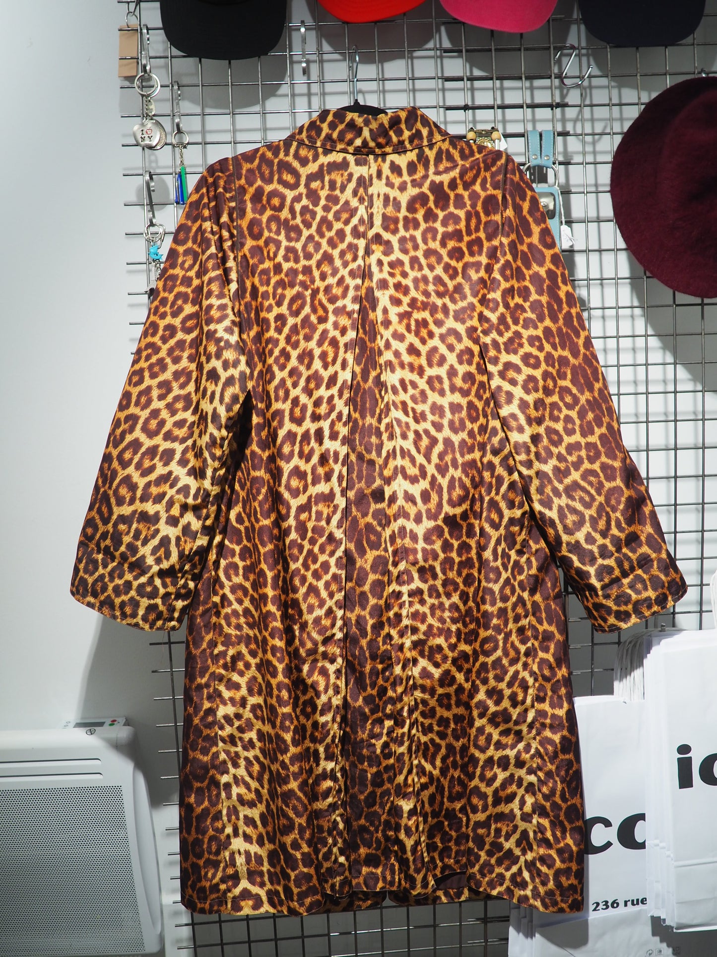 Imperméable léopard 1980